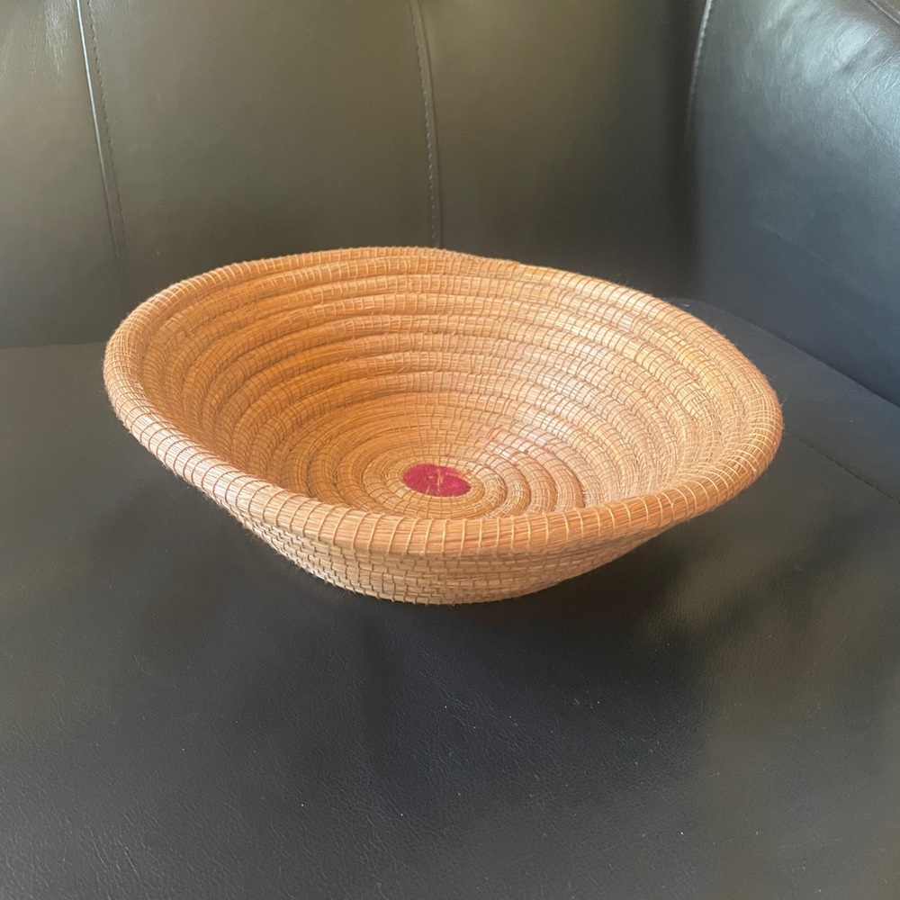 Low country Authentic Sweet Grass Handwoven Tan Basket.